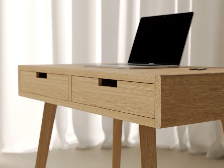 Bureau moderne en chêne massif aux bords arrondis