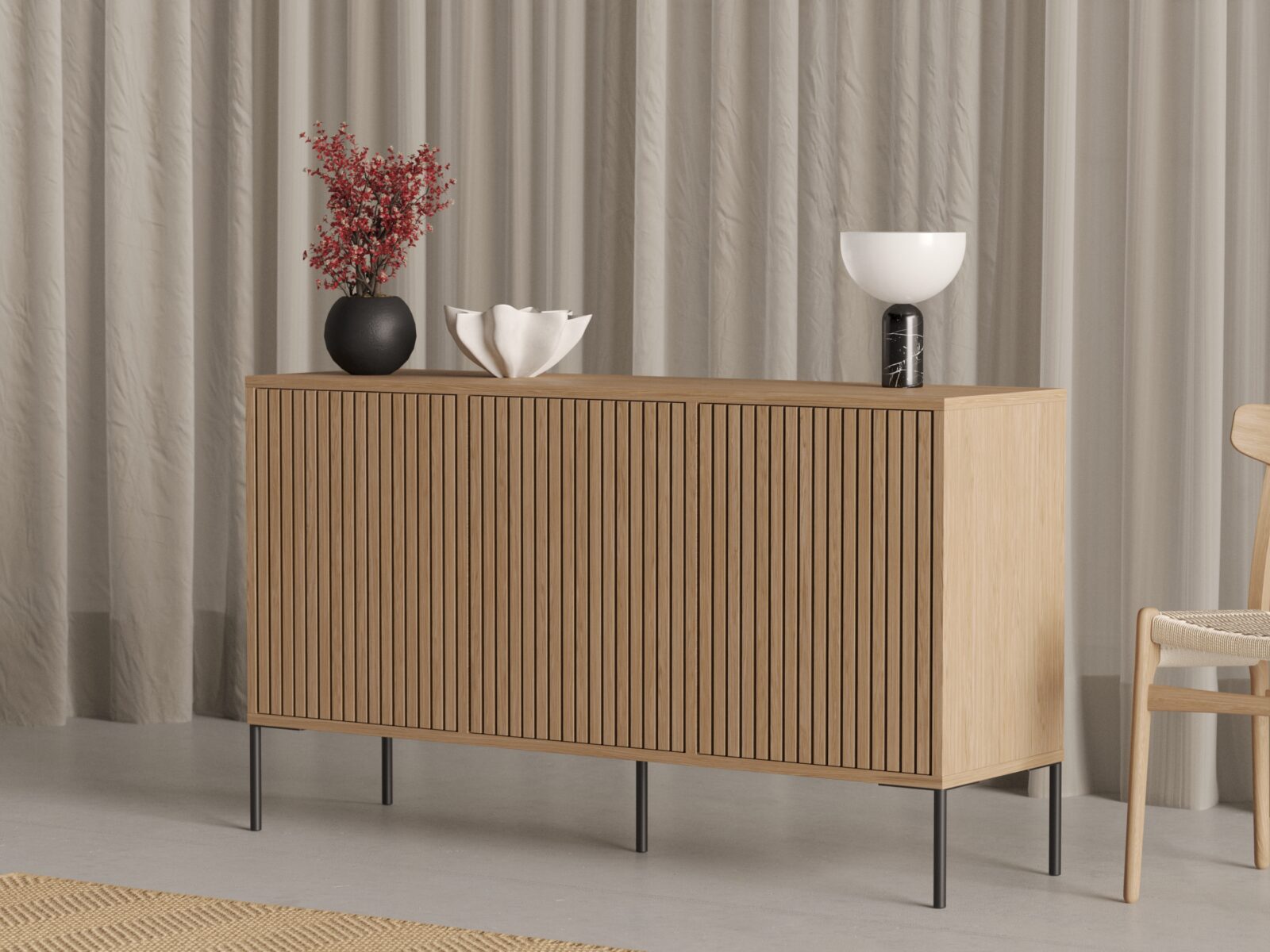 Commode en bois avec portes à lattes en chêne massif