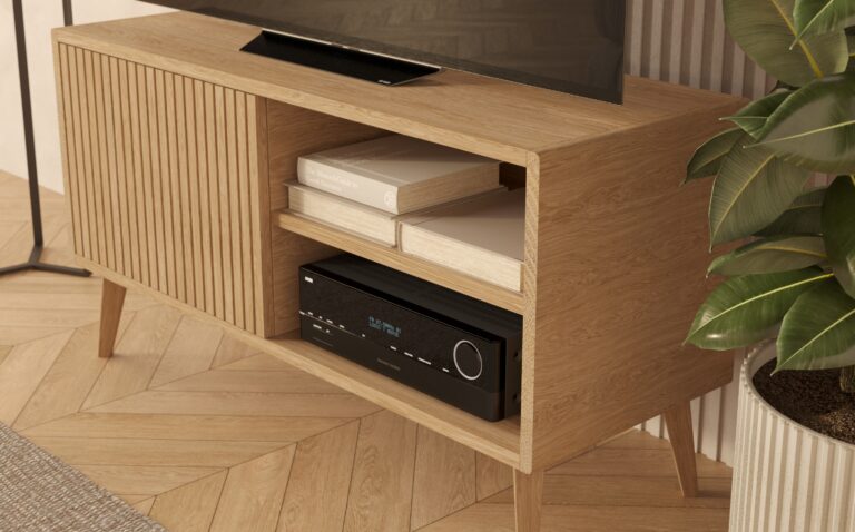 Kleine RTV-Kommode 120×45 cm mit Lamellen aus Massivholz